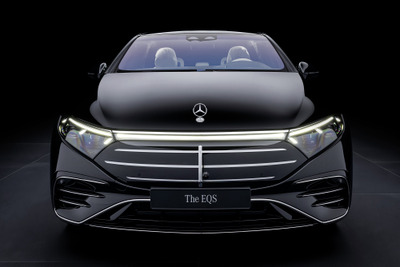エンブレムが立ち上がった! メルセデスベンツ『EQS』が「電気自動車のSクラス」らしく進化 1535万円から 画像
