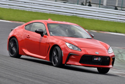トヨタ『GR 86』&スバル『BRZ』…絶滅危惧種のNA×FR×MTの走りがスゴイ!! 画像