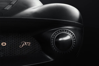 デ・トマソの新型スーパーカー『P72』、生産モデル第1号が間もなく完成へ 画像