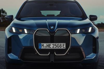 「斜めグリル」BMW『iX』にも採用で表情一新! パワーアップで航続700km超に拡大 画像