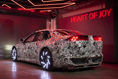 次世代BMWはホイールが光る!? 高性能EVのプロトタイプ公開、新制御システム「Heart of Joy」とは 画像