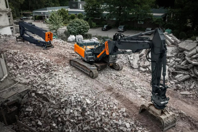 日立建機、次世代マルチブーム油圧ショベルを3月発売へ…運転席からフロント部分の交換が可能 画像