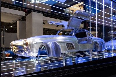 メルセデスベンツ、伝説の「ガルウィング」など2台の『SL』出展へ…独レトロクラシックス2025 画像