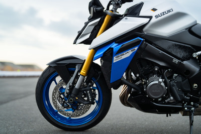 【スズキ GSX-S1000 試乗】猛獣のように吠えるエキゾースト音に魂が震える…佐川健太郎 画像