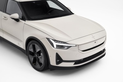 EVセダン『ポールスター2』2026年型を欧州発表、車載インフォテインメント性能アップ 画像