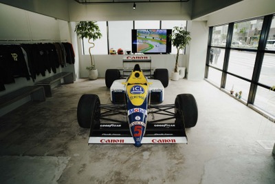 オープン記念に本物「ウィリアムズ・レーシング FW12」が店内に、渋谷「ピーチズ・ジャパン・ガレージ」にクルマ文化カフェがオープン 画像