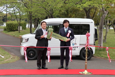 地域再エネ活用の収益を還元、ホンダ N-VAN e:を茨城県神栖市へ無償提供 画像