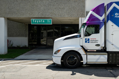 トヨタ、燃料電池大型トラックを北米部品センターに導入へ 画像