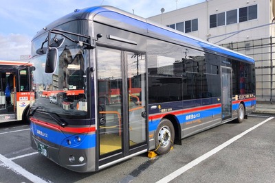 箱根登山バス、航続280kmのEVバスが運行開始 画像