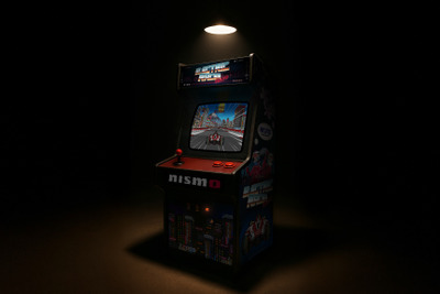 日産フォーミュラEチームが90年代レトロなゲームを開発! 322km/hで8ビットの世界を駆ける 画像