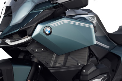 「変形ロボじゃん」可変カウル装備の新型BMW『R 1300 RT』にファン驚愕 画像
