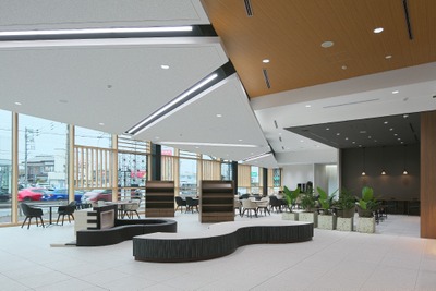 栃木トヨタ、“和モダン”な地域共生型ディーラー「不動前店」オープン 画像