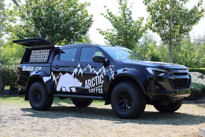 いすゞのピックアップトラック『D-MAX』が移動式コーヒーショップに変身! 英国フェスに 画像