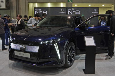 DSの新フラッグシップSUV『N°8』が全国ディーラーで展示 画像