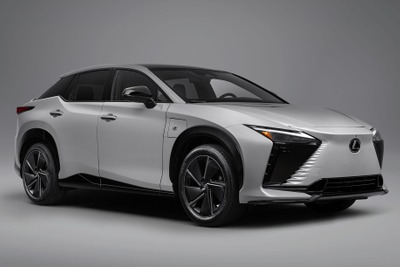 レクサス『RZ』がパワーアップ、米2025年モデルに最強の「550e F SPORT」も 画像