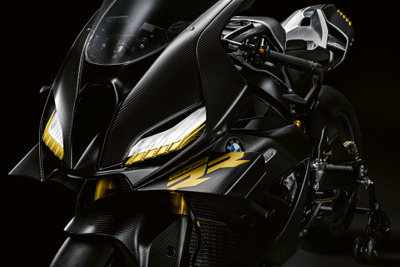 BMW、レース技術を結集した4気筒スーパーバイク初公開…パワーは230馬力超 画像