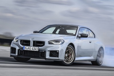 30kgの軽量化で最も軽い「BMW M2」に、530馬力エンジン搭載の「CS」発表 画像