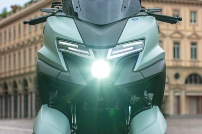 「YZF顔のイケメン」シャープに進化したヤマハ『トリシティ125』2025年モデルが熱い! 画像