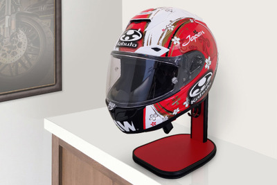 高機能ヘルメットスタンド、梅雨・湿気から解放する乾燥ファン搭載でMakuake登場 画像