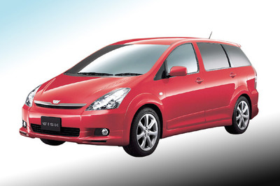 【東京ショー2002出品車】トヨタの新型ミニバン『ウィッシュ』は来年1月に発売 画像