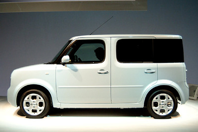 日産『キューブ』、5月に3列シート7人乗を追加? 画像