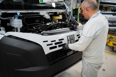 ステランティス、新型電動商用車「カーゴボックス」生産開始…航続323km 画像