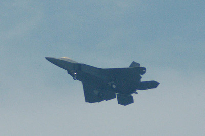 F-22ステルス戦闘機、日本の本土に初飛来 画像