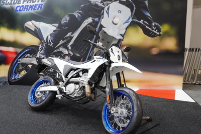 スズキ『DR-Z4S』『DR-Z4SM』が横浜・桜木町にやってくる! 7月19日・20日「モーターサイクルコレクション2025」開催 画像
