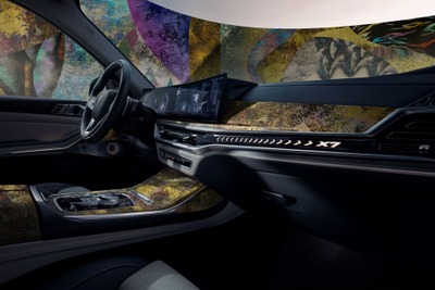 BMW『X7』日本専用カスタムオーダーサービス開始、車両本体プラス550万円 世界初の2トーンボディ塗装も 画像