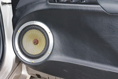 弱点は「純正スピーカー」と「純正メインユニット」、そこに対処して良音をゲット！［初めてのカーオーディオ“とっておき”をプロが提案］ 画像