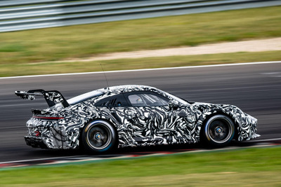 ポルシェ911のレーシングカー「911カップ」、新型が今夏デビューへ…プロトタイプの写真公開 画像