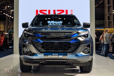 いすゞ初の電動ピックアップ『D-Max EV』は約1190万円、年内英国予約開始へ 画像