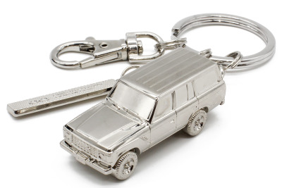 トヨタの名車『ランドクルーザー60』モチーフ、3Dメタルキーチェーン発売…限定3000個 画像