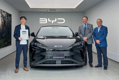 BYD、国内EV累計販売が5305台に…5000台目の『シーライオン7』を納車 画像
