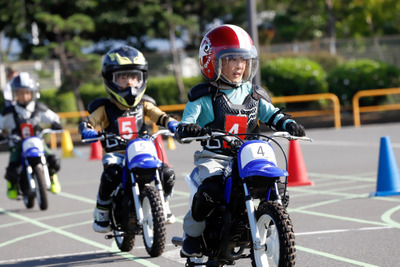 わが子が3時間で“一人前のライダー”に…未来のバイク好きを育てる「赤字事業」は、親子の絆を深める「感動体験」だった 画像