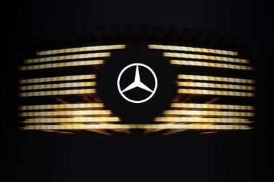 メルセデスベンツの主力SUV『GLC』、新型を9月に世界初公開へ 画像
