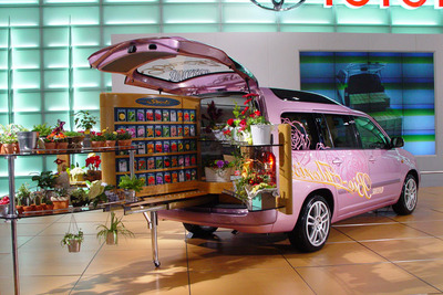 【東京ショー2002速報】こんな移動販売車があってもいい---トヨタ『サクシード』 画像