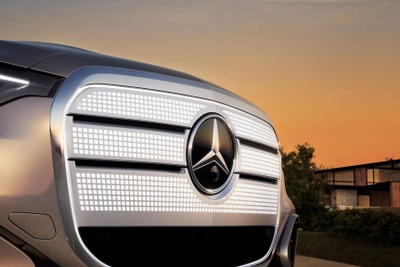 電動時代のベンツはついに「グリルが光る」! 9月発表の新型『GLC』から新デザインに 画像