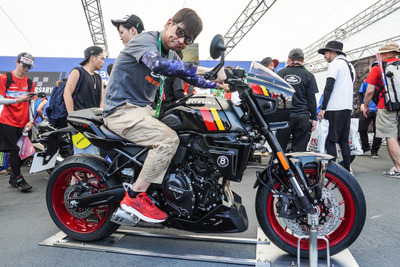 日本未導入モデルに「またがり放題」!? 鈴鹿8耐で新型『GSX-8T/TT』や話題の40周年記念モデルも 画像
