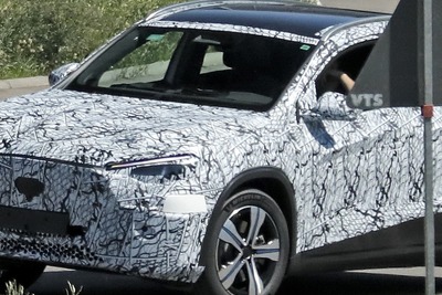 より高級に! 人気SUV、メルセデスベンツ『GLA』の次期型プロトタイプが出現 画像