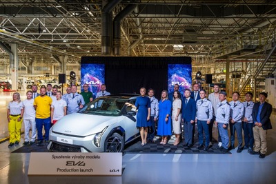 キア、欧州初の現地生産EV『EV4』の量産をスロバキアで開始 画像