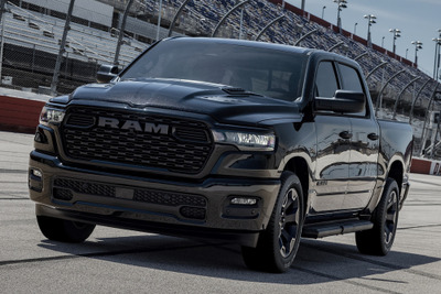 「V8の復活、アメリカンドリーム再び!」HEMIエンジン復活の『ラム1500』に、日本のファンも熱視線 画像