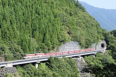 日本一の急勾配、大井川鉄道の90パーミルを歩く アプト式35周年でツアー企画 画像