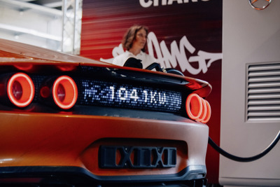 『コンセプトAMG GT XX』がさらなる新記録、1メガワット超えの超高速充電を実現…1分で航続125km分充電 画像