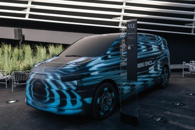 メルセデスベンツ、新型電動ミニバン『VLE』プロトタイプ初公開…IAAモビリティ2025 画像