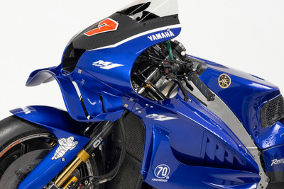 V4エンジン搭載の新型ヤマハ『YZR-M1』登場に、SNSでは「ビリビリくるぜ!」「男の子はこういうの好きだよねー」など反響 画像
