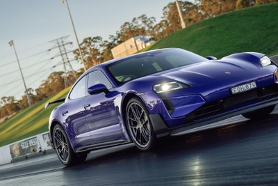 1100馬力超のポルシェ『タイカン ターボ GT』、0-400m加速9.083秒…豪州ドラッグレース場で量産車最速 画像