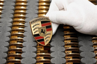 ポルシェ、電動化戦略を大幅見直し…内燃エンジンモデル拡充へ 画像