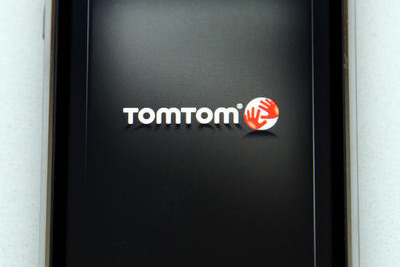 iPhone用TomTomアプリ使ってみた…ダウンロードに8時間！ 画像