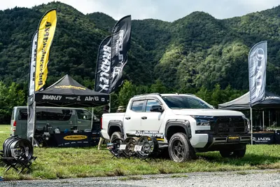 トライトンに“王道”を！ 4×4エンジニアリングのブラッドレーVが映える理由…スターキャンプ2025 画像